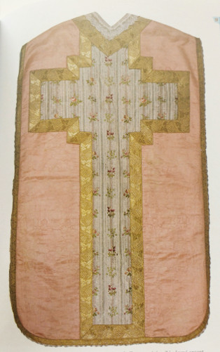 Chasuble rose